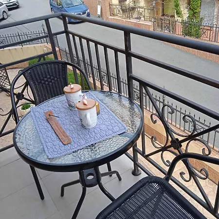 Cozy 150m From The דירה *