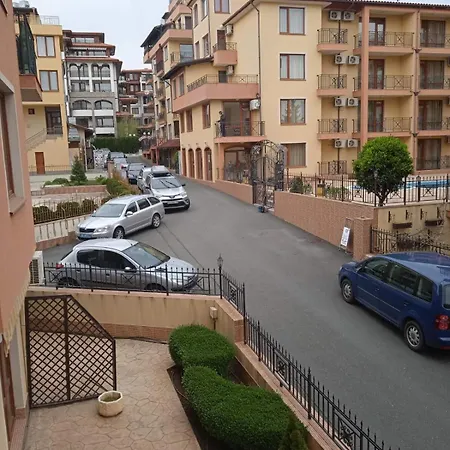 Cozy 150m From The Apartment Sveti Vlas