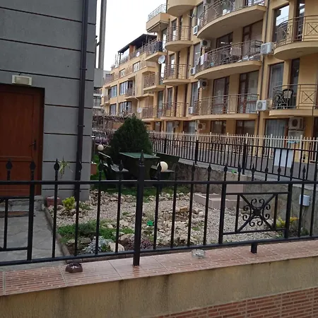 Cozy 150m From The * Светий Влас