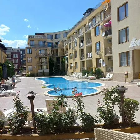 Cozy 150m From The Apartment Sveti Vlas