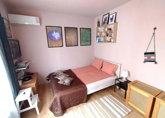 Cozy 150m From The Apartman *