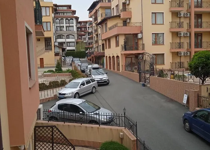 Apartman Cozy 150m From The *